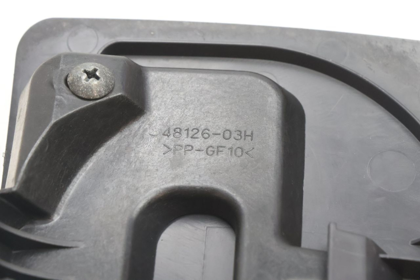 photo de TRAPPE ESSENCE SUZUKI BURGMAN 125 (2007 - 2014) - Gros plan technique