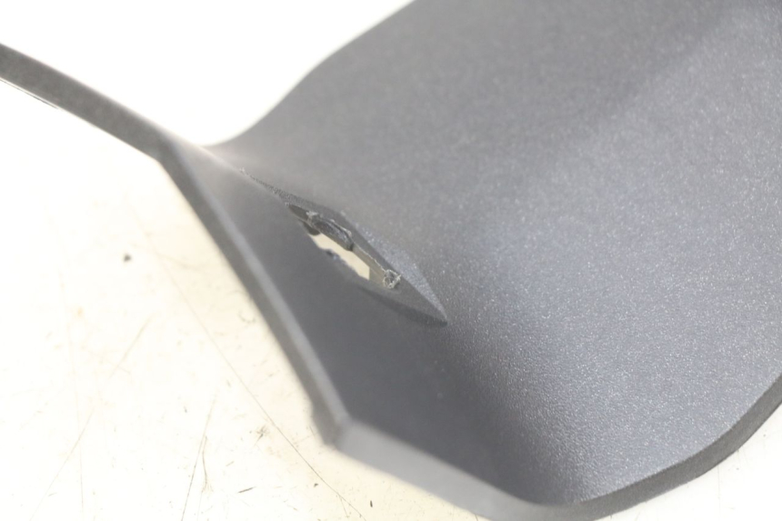 photo de TRAPPE ESSENCE PEUGEOT SATELIS 125 (2006 - 2009) - Gros plan technique