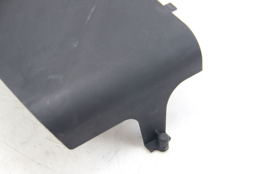 photo de TRAPPE DE VISITE APRILIA ATLANTIC 500 (2002 - 2003) - Zoom état d’usage