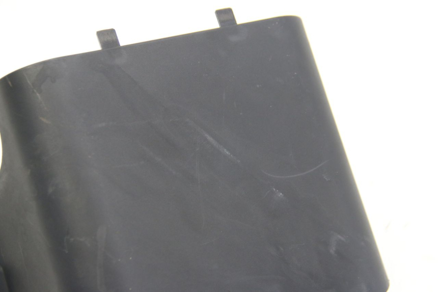 photo de TRAPPE DE VISITE APRILIA ATLANTIC 500 (2002 - 2003) - Autre angle de vue