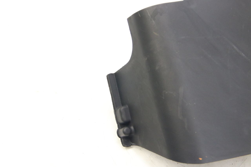 photo de TRAPPE DE VISITE APRILIA ATLANTIC 500 (2002 - 2003) - Gros plan technique