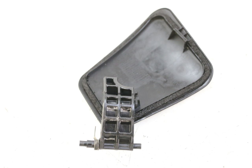 photo de TRAPPE DE VISITE AVANT SUZUKI BURGMAN 125 (2015 - 2017) - Zoom état d’usage