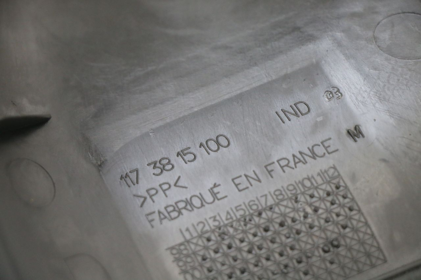 photo de TRAPPE DE VISITE AVANT PEUGEOT ELYSTAR 50 (2002 - 2014) - Gros plan technique