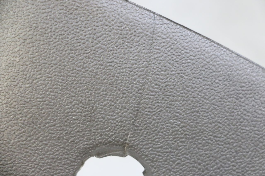 photo de TRAPPE DE VISITE AVANT PEUGEOT ELYSTAR 50 (2002 - 2014) - Zoom état d’usage