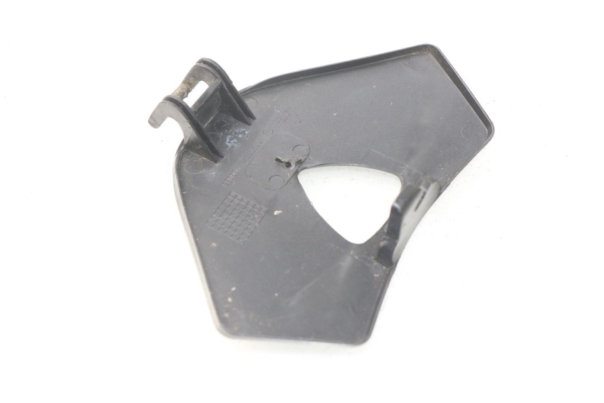 photo de TRAPPE DE VISITE AVANT PIAGGIO FLY IE 125 (2012 - 2017) - Zoom état d’usage