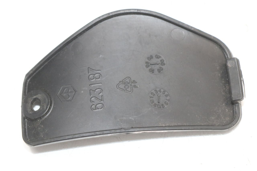 photo de TRAPPE DE VISITE AVANT PIAGGIO MP3 125 (2006 - 2014) - Détail de la pièce