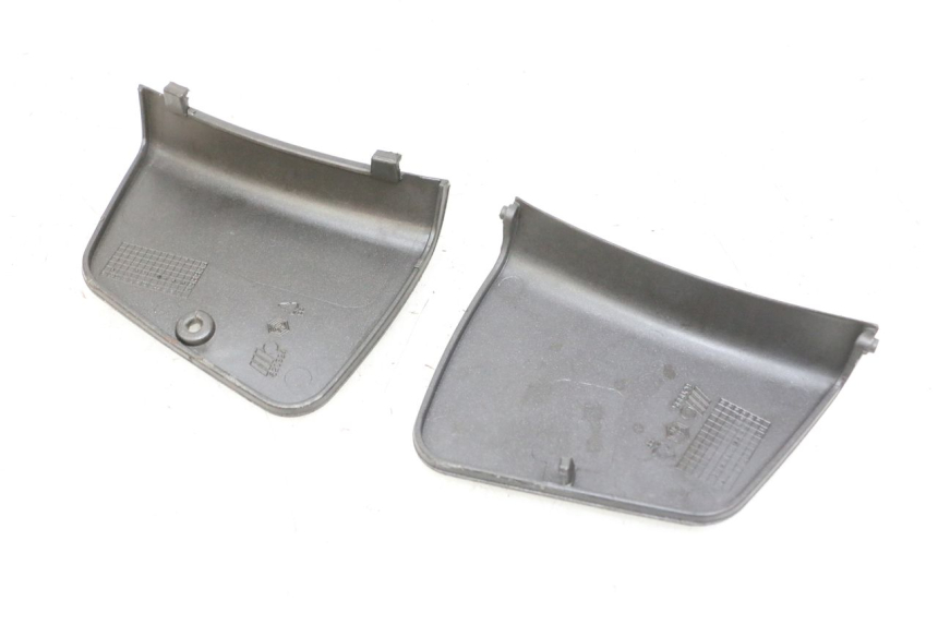 photo de TRAPPE DE VISITE AVANT PIAGGIO X8 125 (2004 - 2007) - Zoom état d’usage