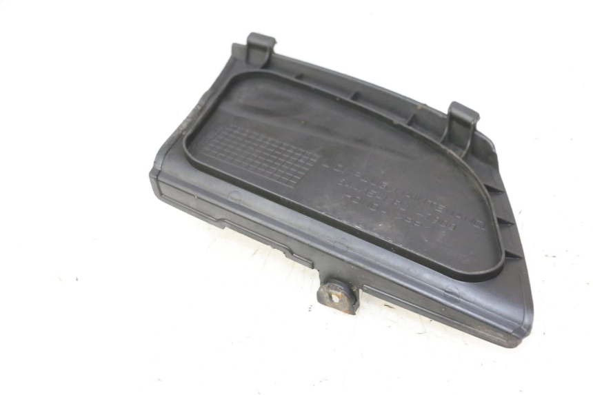 photo de TRAPPE DE VISITE DROITE HONDA FES S-WING SWING ABS 125 (2007 - 2015) - Détail de la pièce