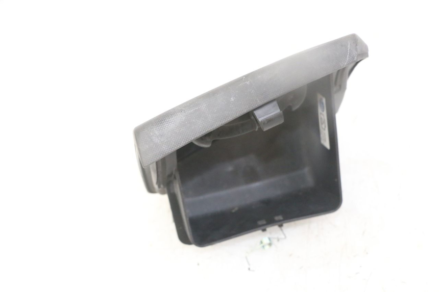 photo de TRAPPE DE VISITE DROITE HONDA FORZA ABS 300 (2013 - 2017) - Zoom état d’usage