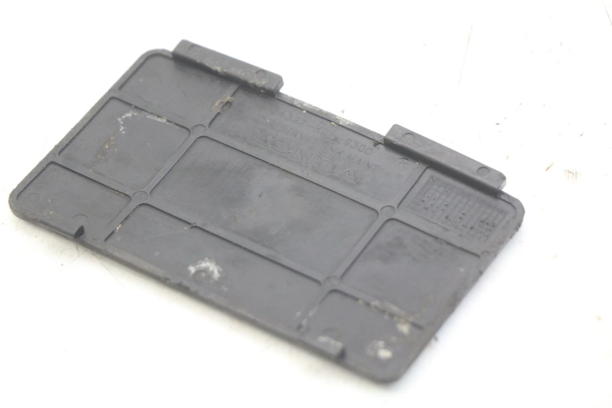 photo de TRAPPE DE VISITE DROITE HONDA FORZA 125 (2015 - 2016) - Détail de la pièce