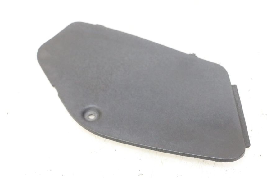 photo de TRAPPE DE VISITE DROITE PIAGGIO MP3 125 (2006 - 2014) - Vue principale