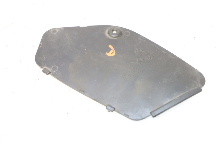 photo de TRAPPE DE VISITE DROITE PIAGGIO MP3 RL 250 (2006 - 2010) - Détail de la pièce