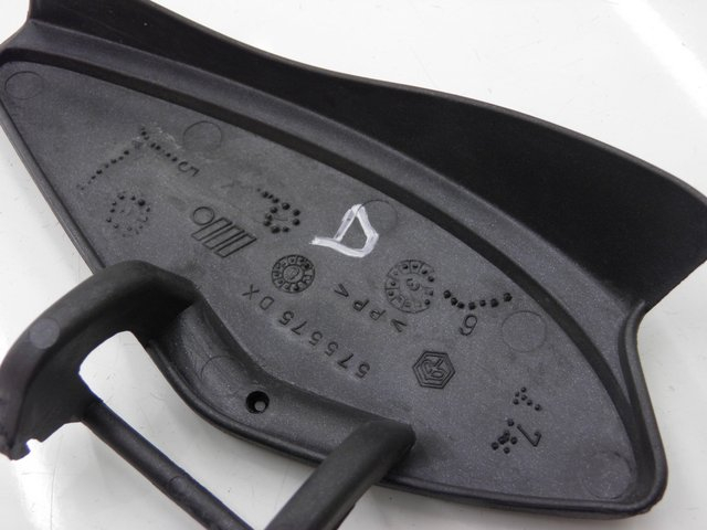 photo de TRAPPE DE VISITE DROITE PIAGGIO X9 EVOLUTION 125 (2003 - 2007) - Zoom état d’usage