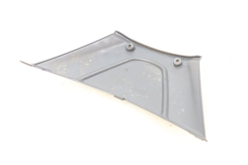 photo de TRAPPE DE VISITE PIAGGIO FLY 100 (2006 - 2010) - Détail de la pièce