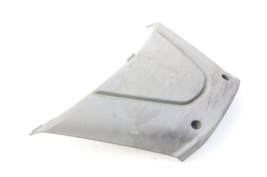 photo de TRAPPE DE VISITE PIAGGIO FLY 100 (2006 - 2010) - Zoom état d’usage