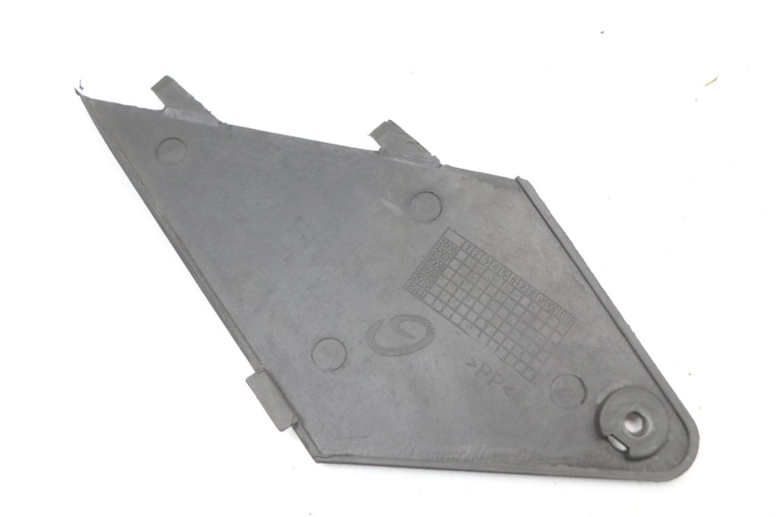 photo de TRAPPE DE VISITE GAUCHE JONWAY AZTRAL 125 (2008 - 2017) - Détail de la pièce