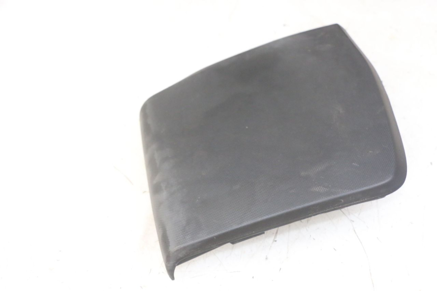 photo de  TRAPPE DE VISITE GAUCHE HONDA FORZA ABS 300 (2013 - 2017) - Autre angle de vue