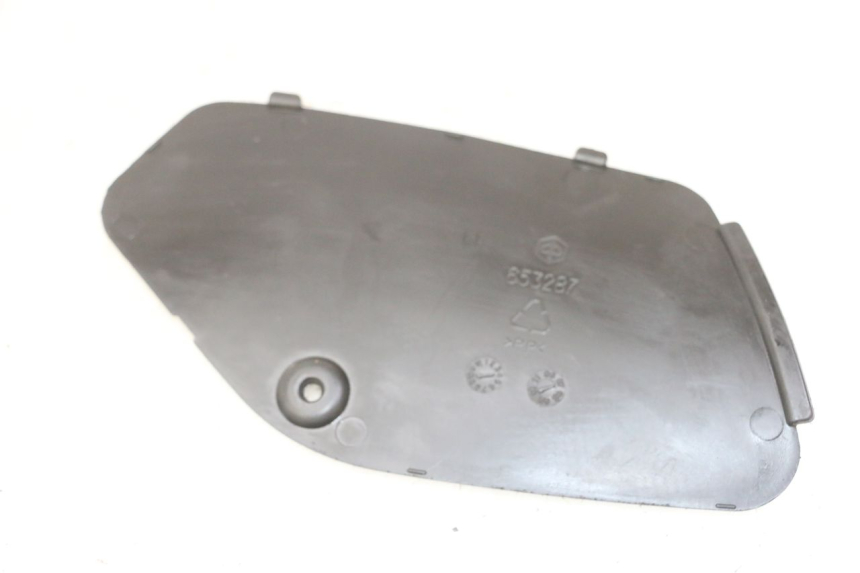 photo de  TRAPPE DE VISITE GAUCHE PIAGGIO MP3 LT 300 (2010 - 2016) - Détail de la pièce