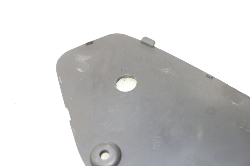 photo de  TRAPPE DE VISITE GAUCHE PIAGGIO MP3 500 (2011 - 2015) - Zoom état d’usage