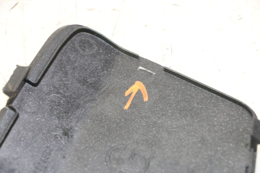 photo de  TRAPPE DE VISITE GAUCHE PEUGEOT SATELIS COMPRESSOR K15 125 (2006 - 2009) - Zoom état d’usage