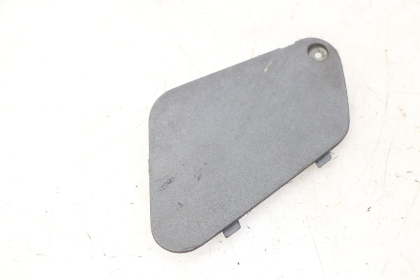 photo de TRAPPE DE VISITE GAUCHE PIAGGIO X9 EVOLUTION 125 (2003 - 2007) - Zoom état d’usage