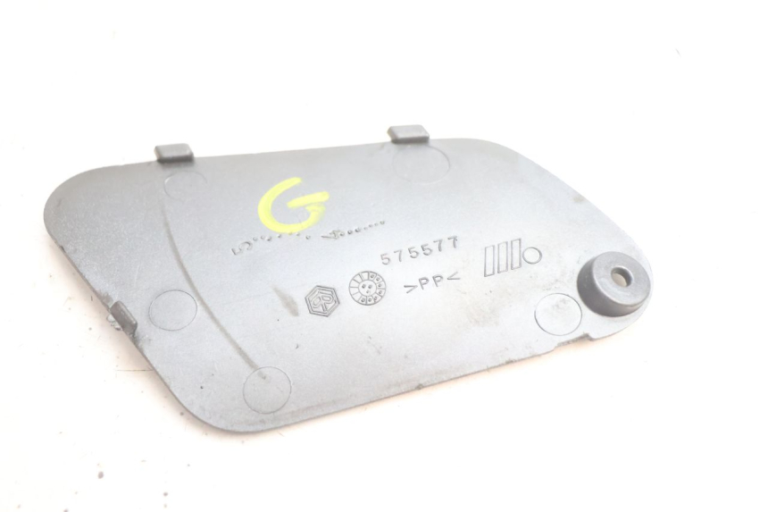 photo de  TRAPPE DE VISITE GAUCHE PIAGGIO X9 EVOLUTION 125 (2003 - 2007) - Autre angle de vue