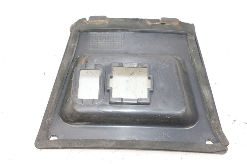 photo de TRAPPE DE VISITE SYM JOYMAX 125 (2010 - 2017) - Zoom état d’usage