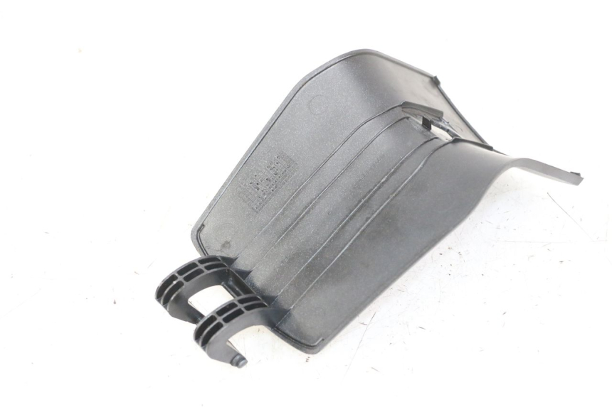 photo de TRAPPE DE VISITE PEUGEOT SATELIS 125 (2013 - 2018) - Gros plan technique