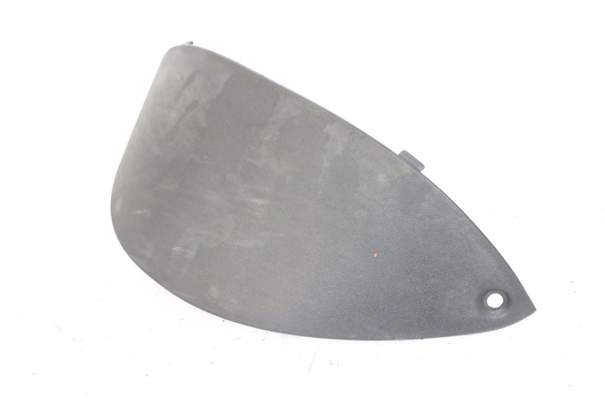 photo de TRAPPE DE VISITE APRILIA SCARABEO GT TOURING 125 (1999 - 2005) - Zoom état d’usage