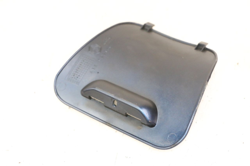 photo de TRAPPE DE VISITE PIAGGIO VESPA LX 150 (2005 - 2013) - Autre angle de vue