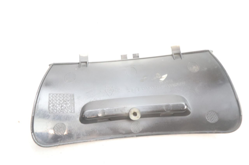 photo de TRAPPE DE VISITE PIAGGIO VESPA PRIMAVERA 2T 50 (2013 - 2018) - Points de fixation