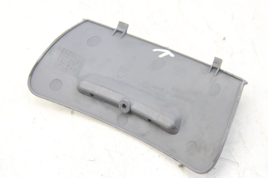 photo de TRAPPE DE VISITE PIAGGIO VESPA SPRINT 2T 50 (2014 - 2018) - Zoom état d’usage