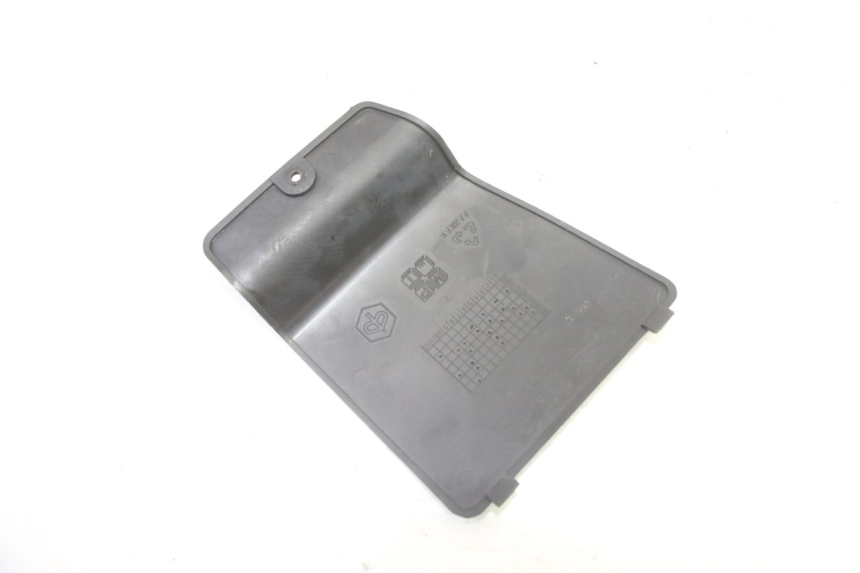 photo de TRAPPE DE VISITE PIAGGIO X9 EVOLUTION 125 (2003 - 2007) - Zoom état d’usage