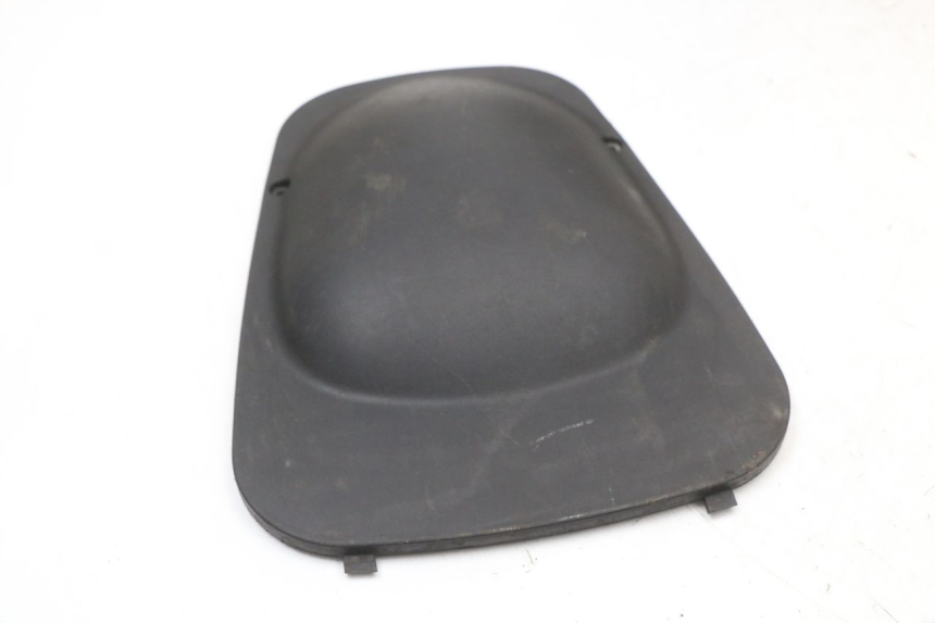 photo de TRAPPE DE VISITE PIAGGIO XEVO - X EVO 125 (2007 - 2017) - Zoom état d’usage