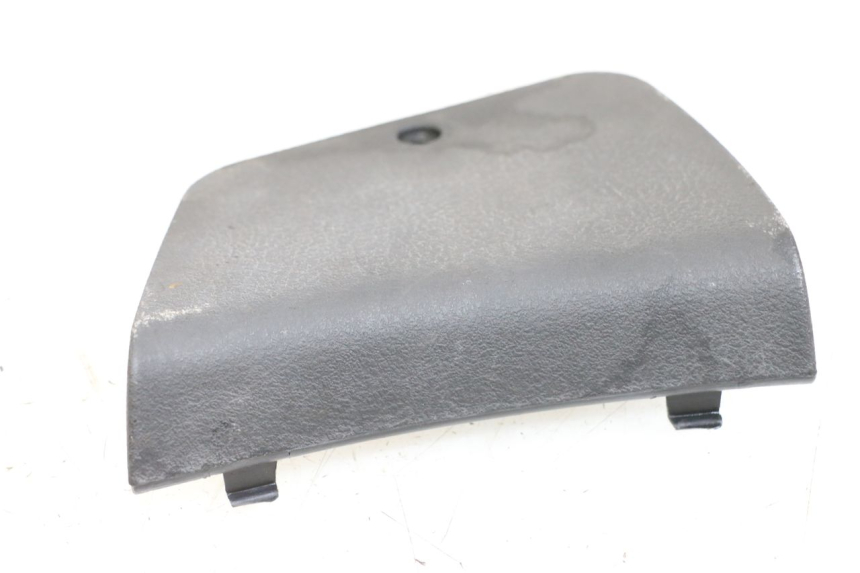 photo de TRAPPE DE VISITE PIAGGIO XEVO - X EVO 125 (2007 - 2017) - Zoom état d’usage