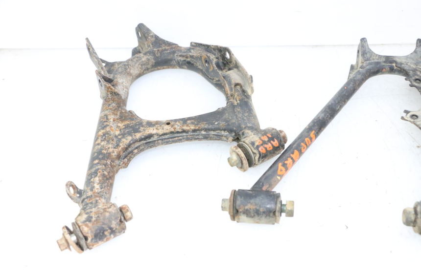 photo de TRIANGLE ARRIÈRE YAMAHA YFM GRIZZLY 550 (2008 - 2015) - Autre angle de vue