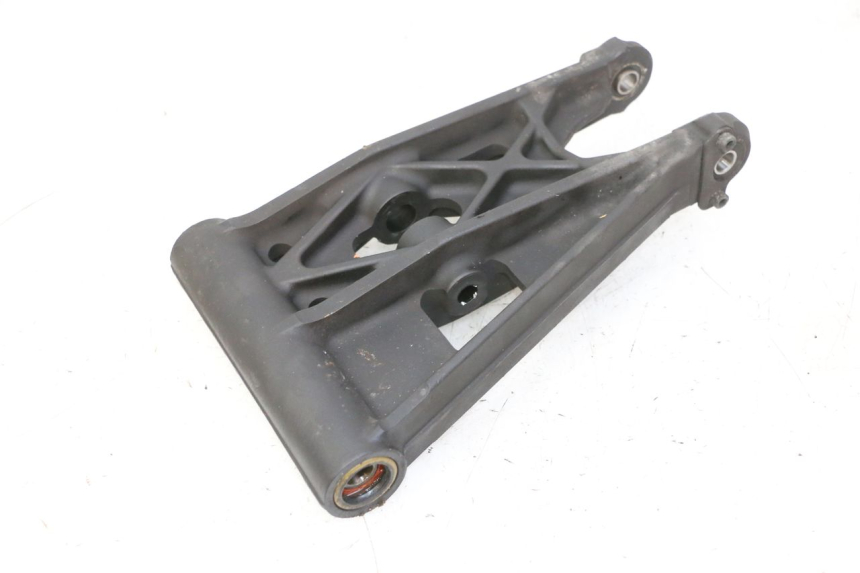 photo de TRIANGLE AVANT QUADRO 4 4D 350 (2015 - 2018) - Zoom état d’usage