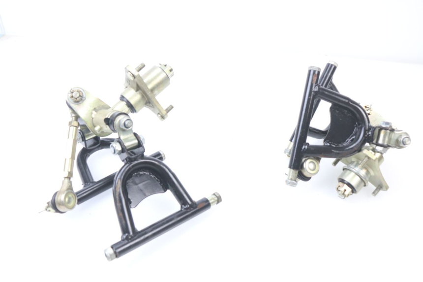 photo de TRIANGLE AVANT CHINESE QUAD ENFANT ATV PUMA 50 - Points de fixation