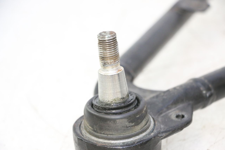 photo de TRIANGLE AVANT CAN-AM SPYDER RS 1000 (2008 - 2012) - Vue rapprochée