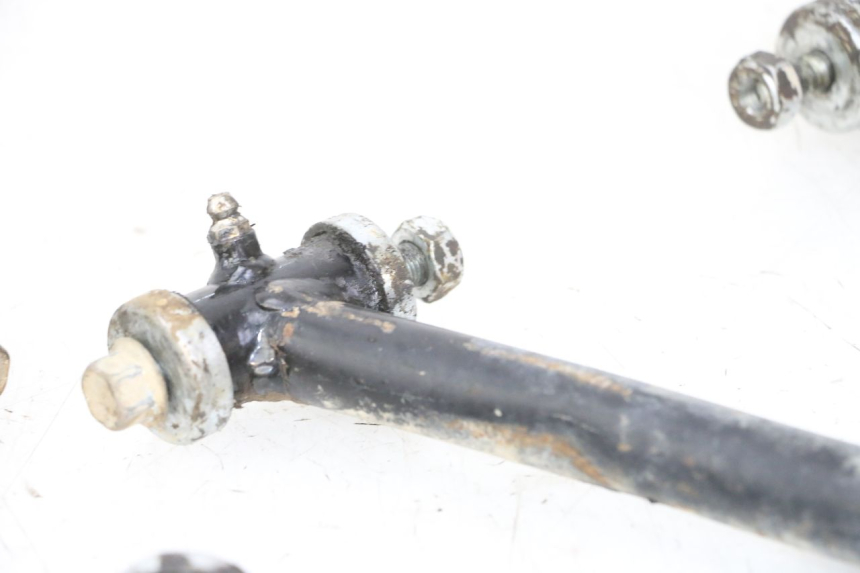 photo de TRIANGLE AVANT YAMAHA YFM R RAPTOR 250 (2008 - 2014) - Gros plan technique