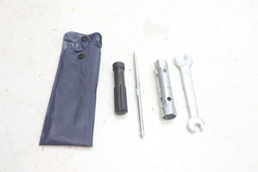 photo de TROUSSE A OUTILS KYMCO AGILITY CITY 16P 125 (2015 - 2024) - Vue principale