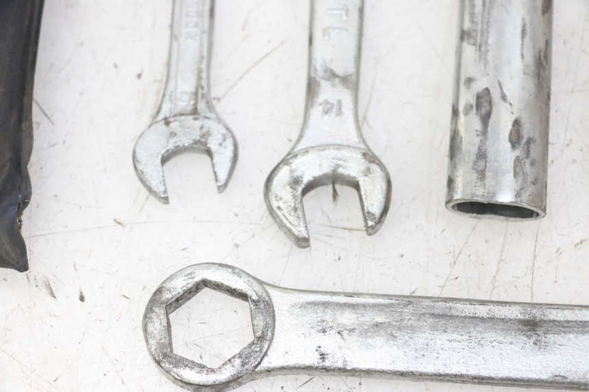 photo de TROUSSE A OUTILS HONDA CBF 125 (2009 - 2015) - Vue d’ensemble