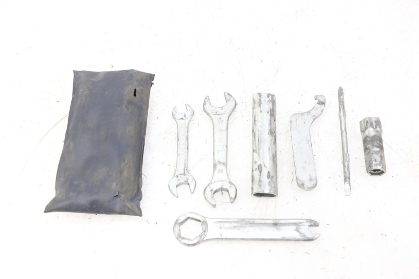 photo de TROUSSE A OUTILS HONDA CBF 125 (2009 - 2015) - Pièce contrôlée