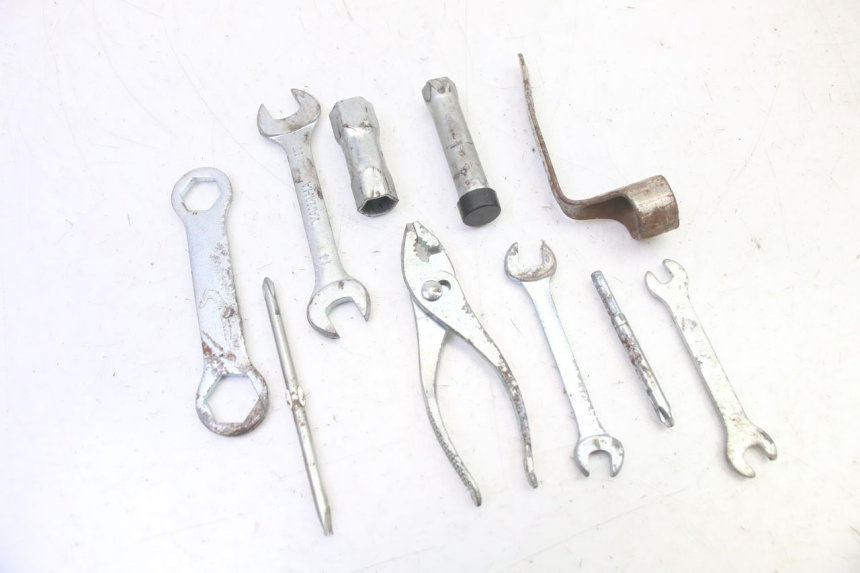 photo de TROUSSE A OUTILS APRILIA CLASSIC 125 (1995 - 2001) - Détail de la pièce