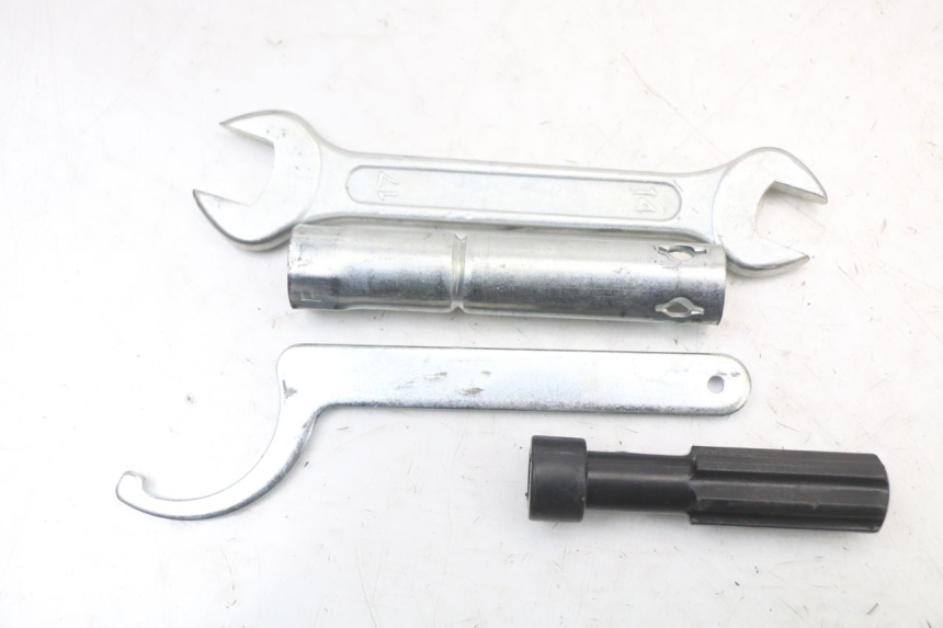 photo de Tool kit KYMCO DINK STREET ABS 125 (2011 - 2018) - Autre angle de vue