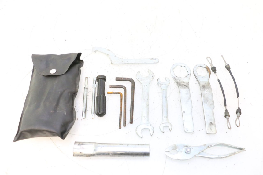 photo de TROUSSE A OUTILS KAWASAKI ER-6 ER6 N 650 (2005 - 2009) - Gros plan technique
