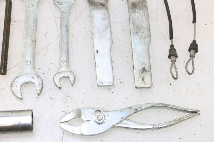 photo de TROUSSE A OUTILS KAWASAKI ER-6 ER6 N 650 (2005 - 2009) - Vue d’ensemble