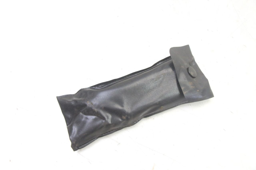 photo de TROUSSE A OUTILS SYM FIDDLE 3 III 125 (2014 - 2020) - Détail de la pièce