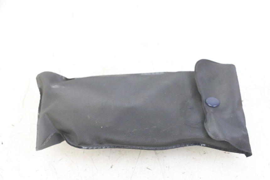 photo de TROUSSE A OUTILS HONDA FORZA ABS 300 (2013 - 2017) - Zoom état d’usage