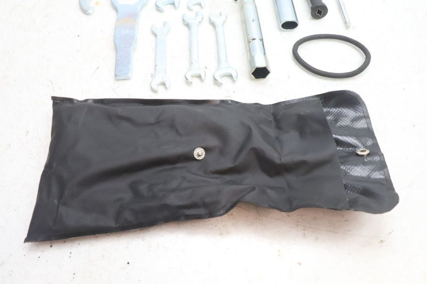 photo de TROUSSE A OUTILS YAMAHA FZ8 800 (2010 - 2016) - Vue d’ensemble
